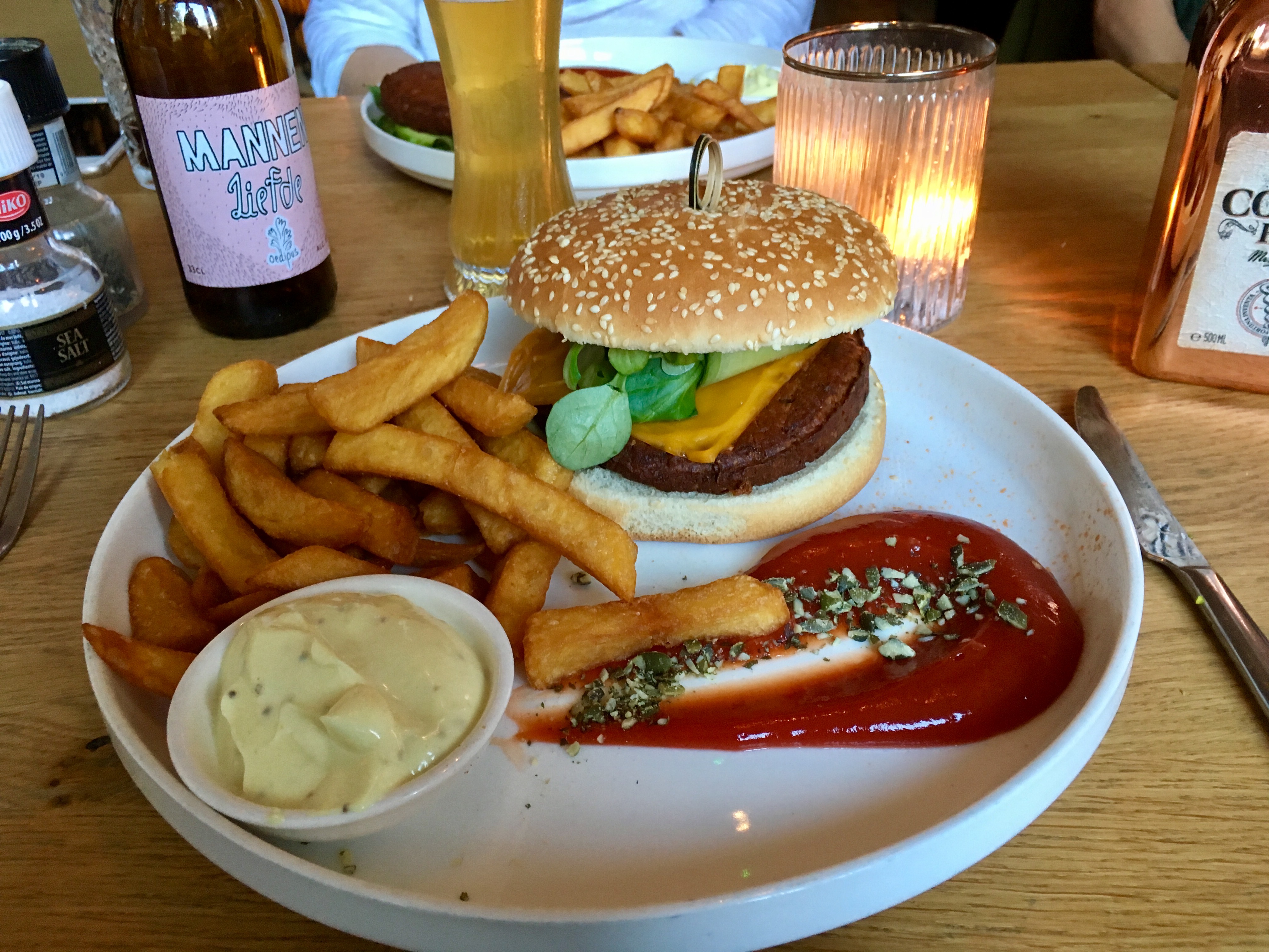vegan burger amsterdam meatless district
